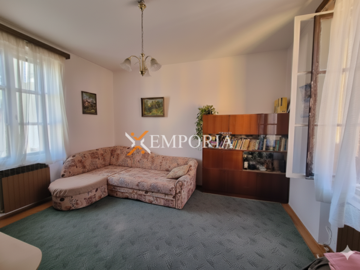 Stan F1273 – Zadar, Poluotok (stari dio grada)