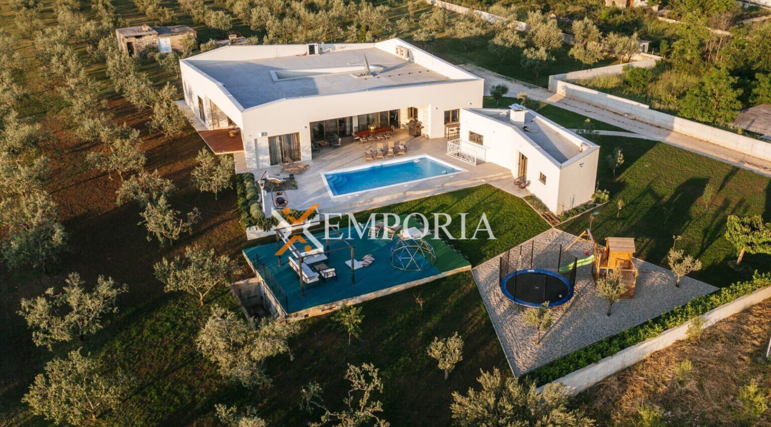 Kuća H498 – Zemunik Donji, Smoković