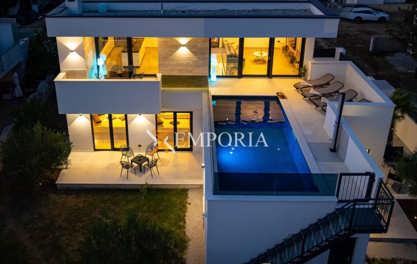 Kuća H593 – Vrsi Kuća H593 – Vrsi