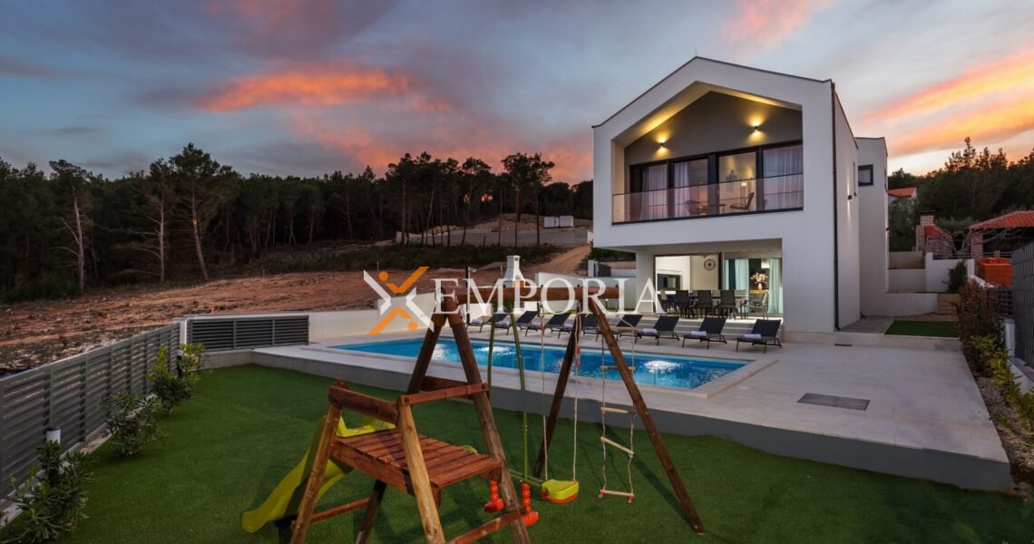 Kuća H596 – Novigrad, Pridraga