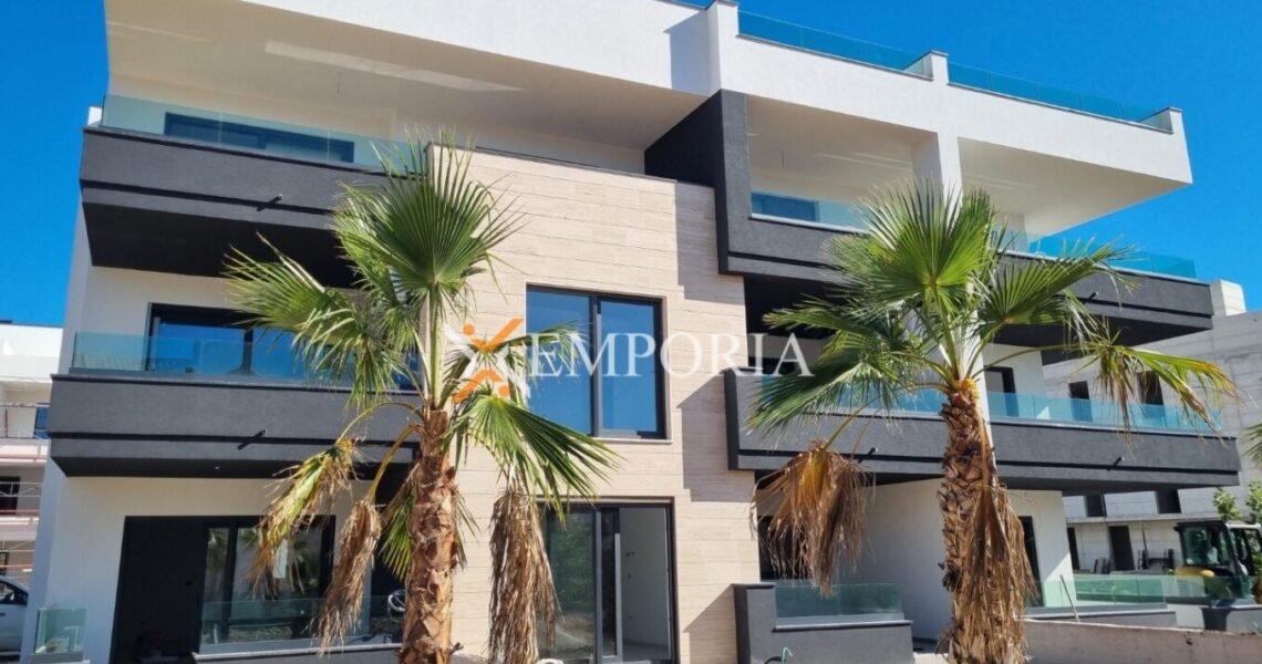 Stan F1196 – Zadar, Crvene kuće