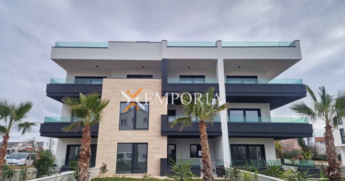 Stan F1196 – Zadar, Crvene kuće