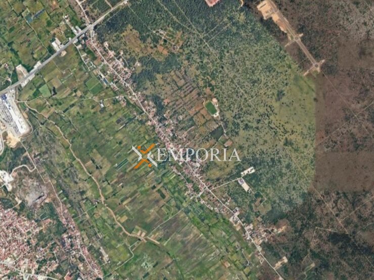 Građevinsko zemljište L537 – Crno