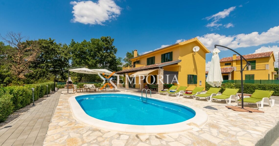 Kuća H738 – Ražanac, Radovin