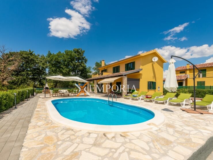 Kuća H738 – Ražanac, Radovin