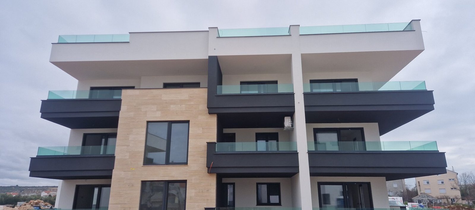 Stan F1330 – Zadar, Crvene kuće