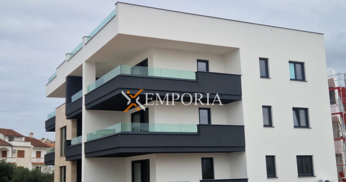 Stan F1331 – Zadar, Crvene kuće