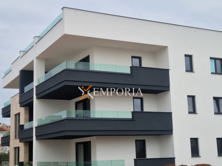 Stan F1333 – Zadar, Crvene kuće