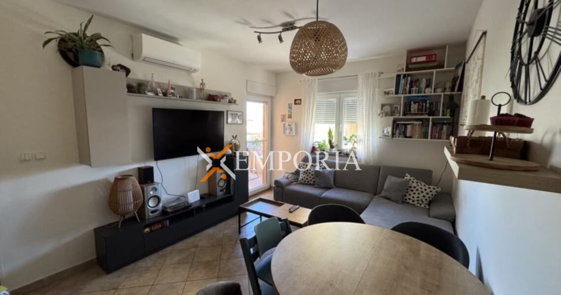 Stan F1348 – Zadar, Skročini