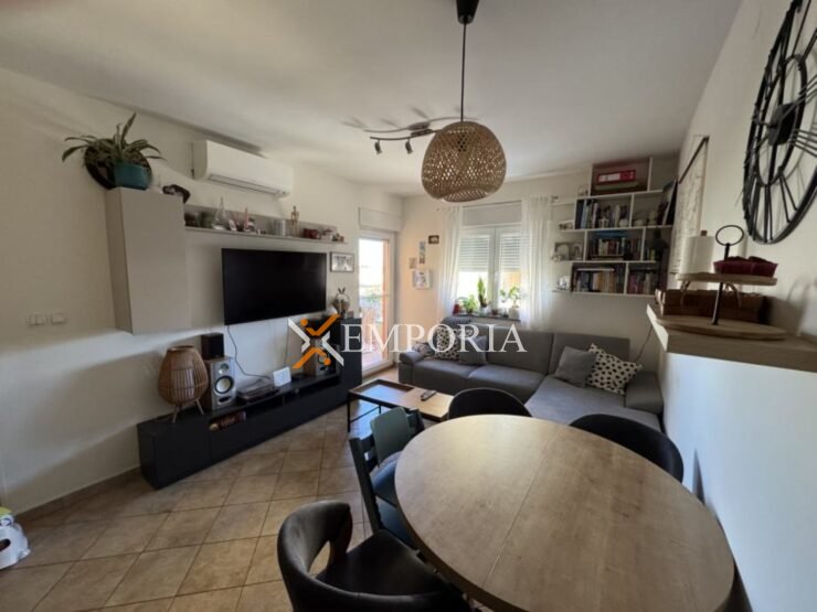 Stan F1348 – Zadar, Skročini