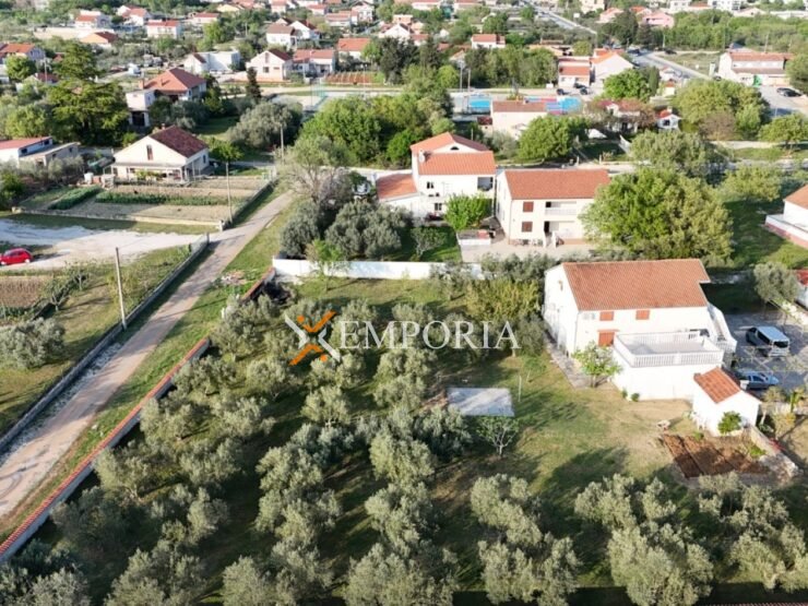 Građevinsko zemljište L586 – Poličnik, Murvica