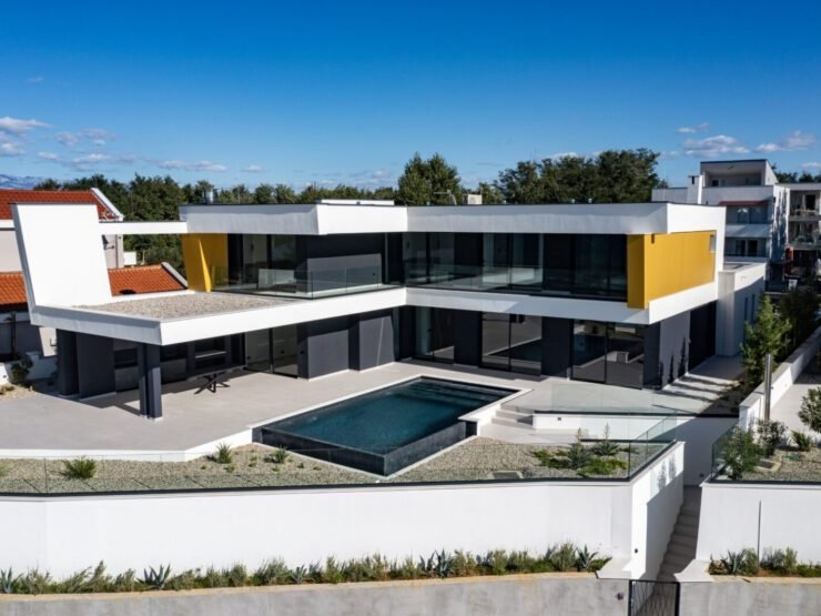 Villa Aurelia – Golden Sunset Villa, Prvi red do mora, Privlaka
